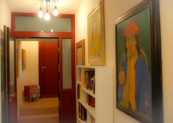 Art Gallery 招待所